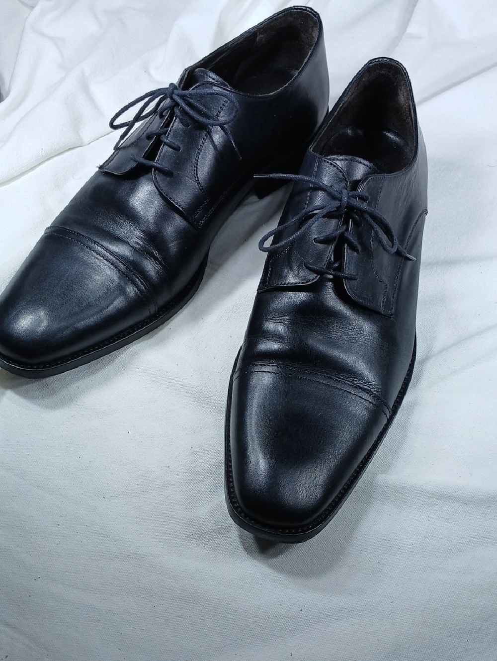 To Boot New York Black leather cap toe Oxford (Adam Derrick)